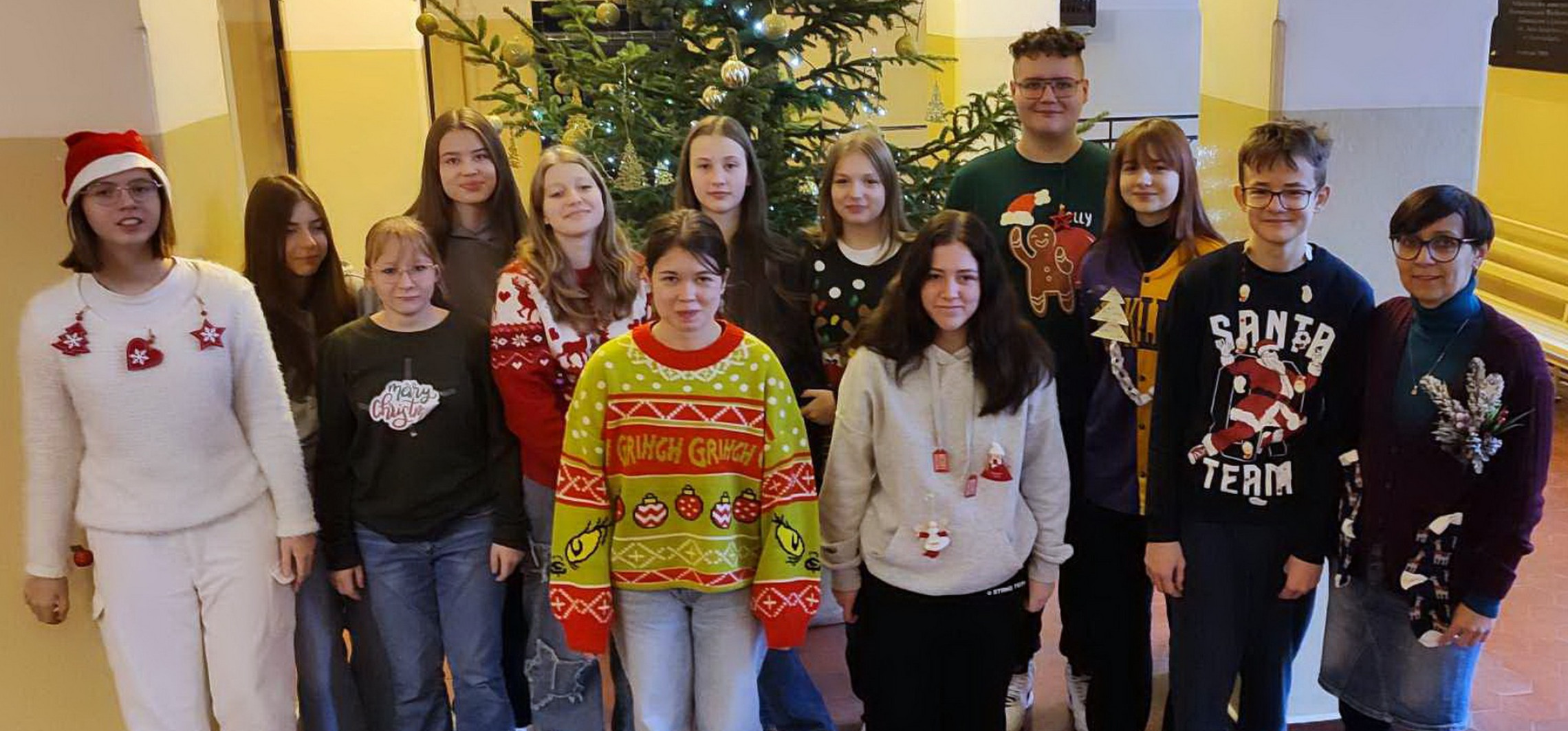 Inowrocław - Ubrali się w najbrzydsze świąteczne swetry