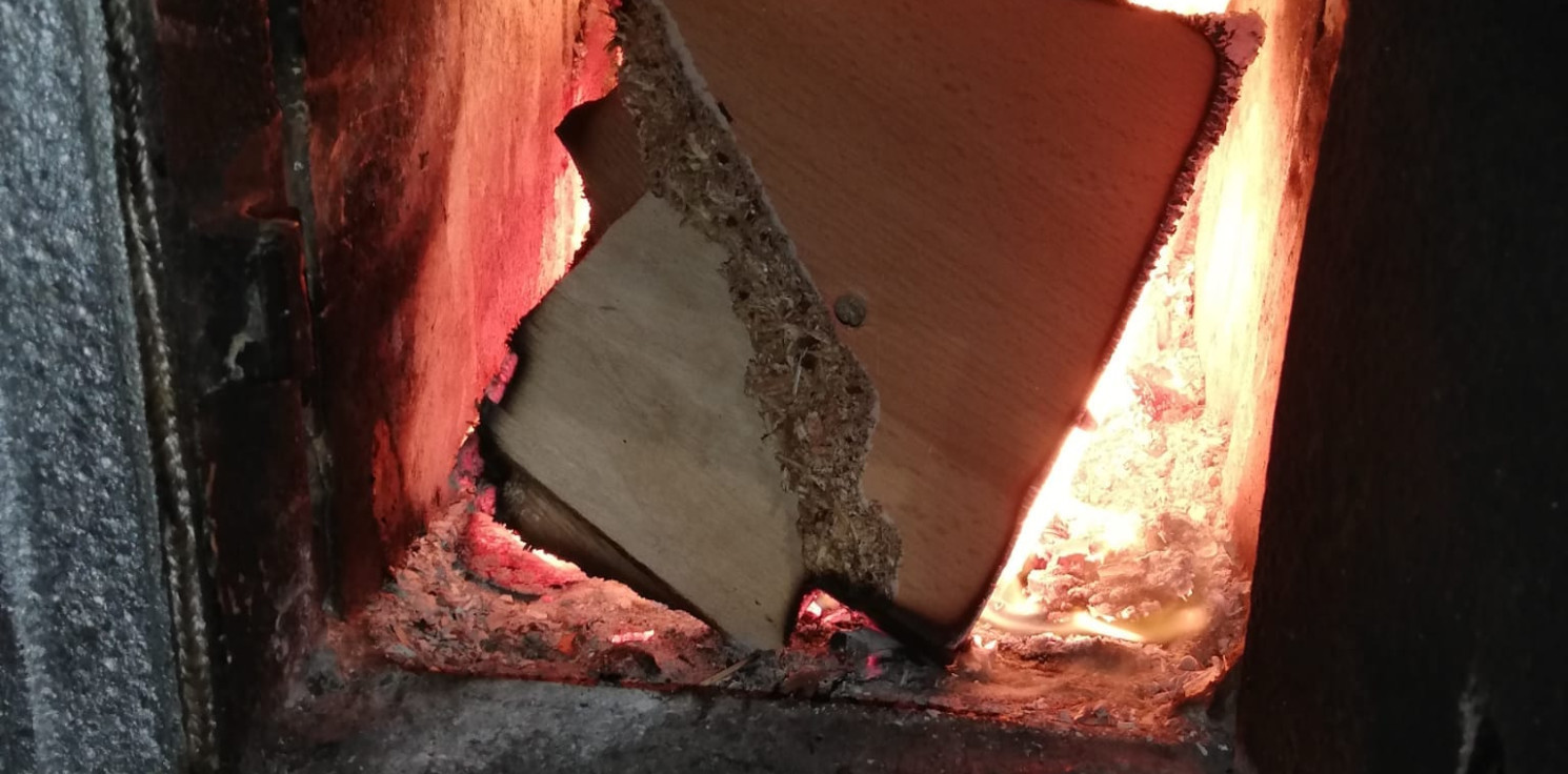 Inowrocław - W piecach lądują płyty meblowe, plastik i folie