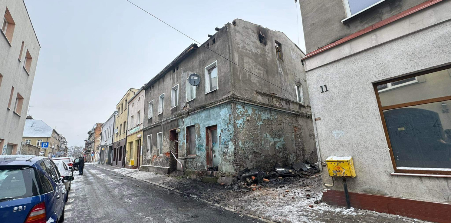 Inowrocław - W nocy palił się budynek w centrum miasta