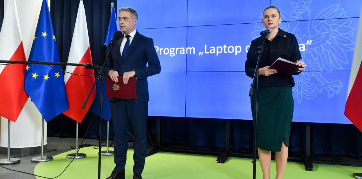 Kraj - Gawkowski: dzisiaj zawieszamy program "Laptop dla ucznia" 