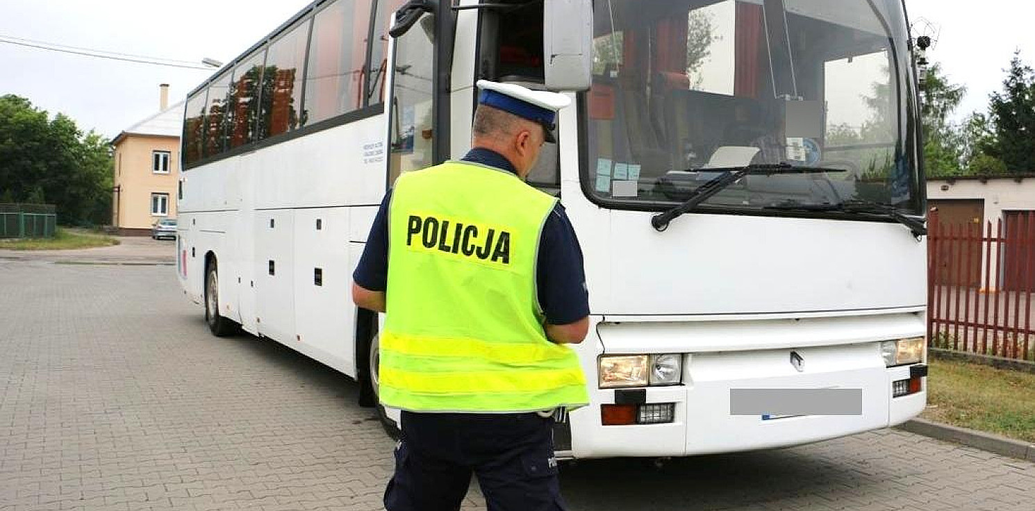 Bydgoszcz - Kontrole autokarów przed wyjazdem na wakacje