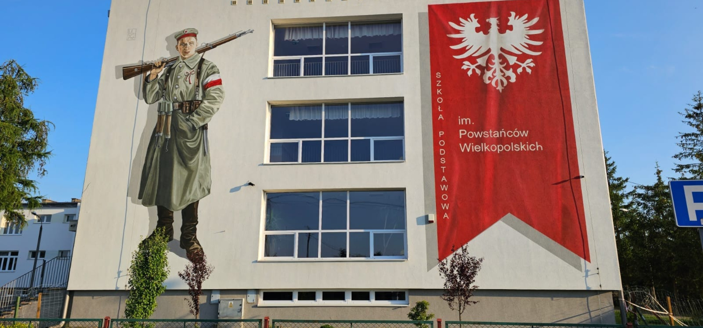 Inowrocław - Artystka namalowała mural na ścianie szkoły