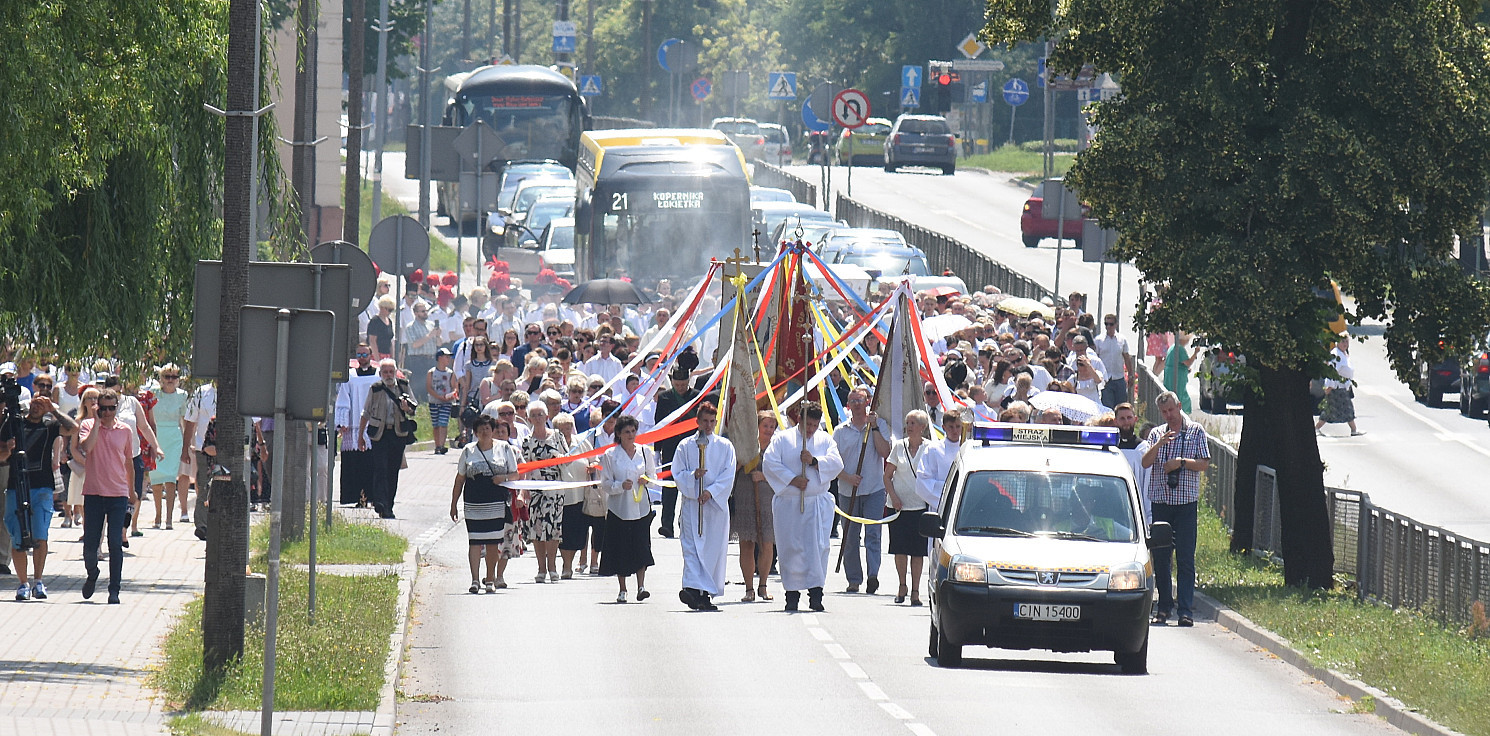 Inowrocław - Procesje na ulicach. Dziś Boże Ciało
