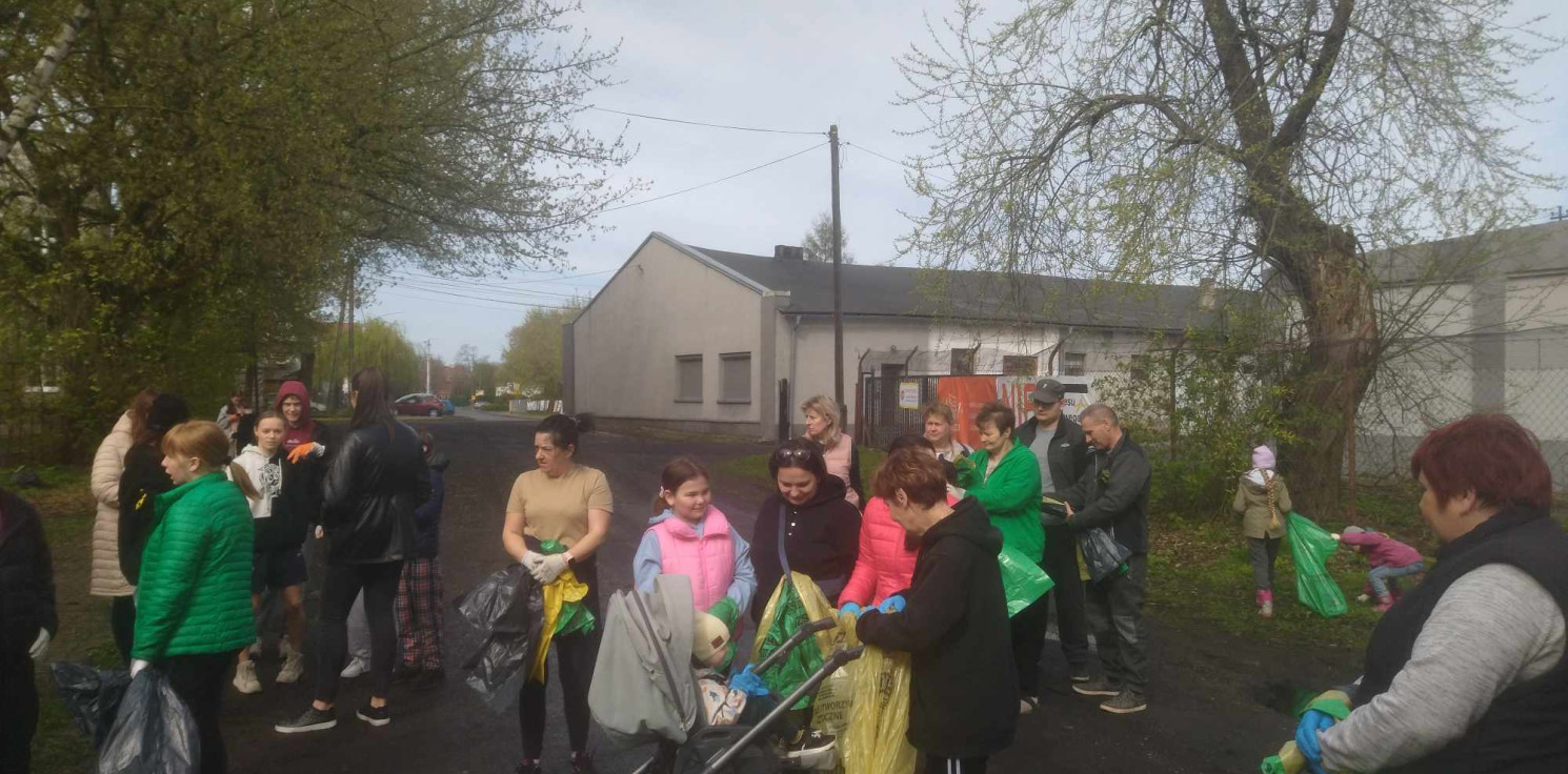 Gmina Inowrocław -   Mieszkańcy Jaksic zakasali rękawy i pozbierali śmieci. W ramach protestu