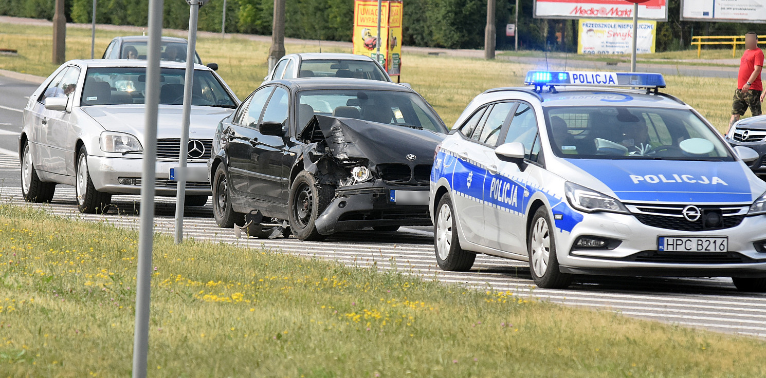 Inowrocław - Po kolizji na osiedlu Rąbin
