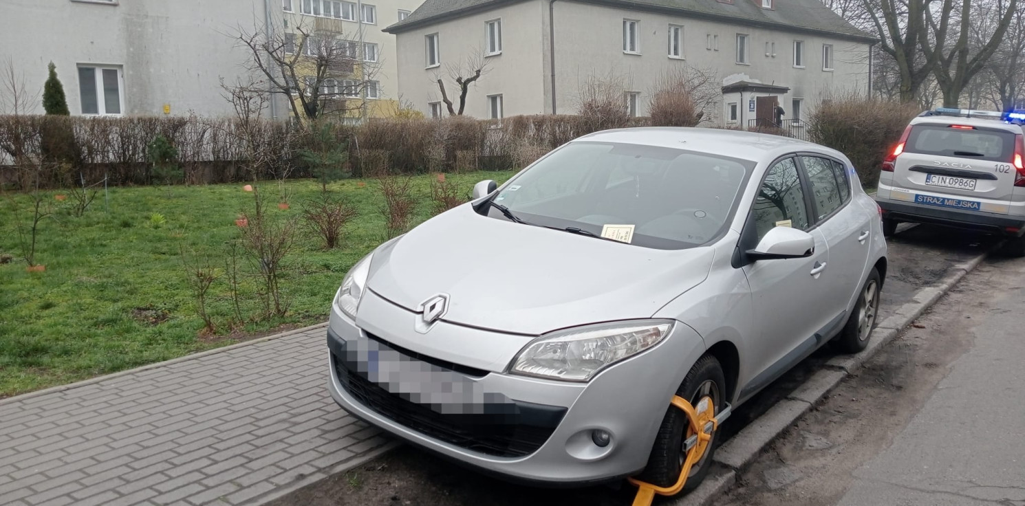 Inowrocław - "Mistrzowie" parkowania na zdjęciach municypalnych