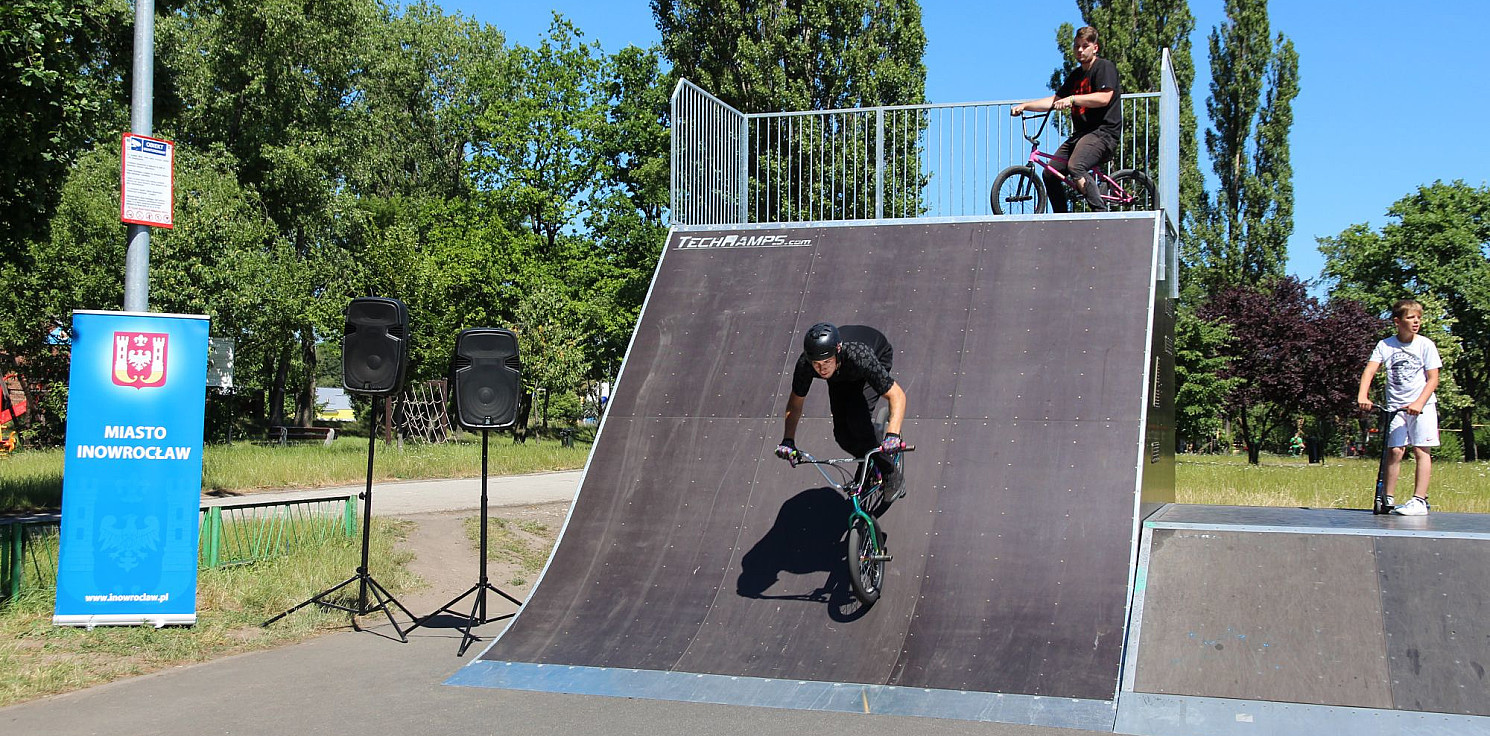 Inowrocław - Skate park bogatszy o nowe urządzenie