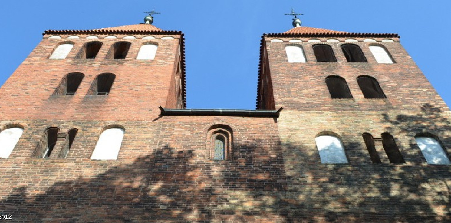 Inowrocław - Rodzinna procesja różańcowa na ulicach Inowrocławia