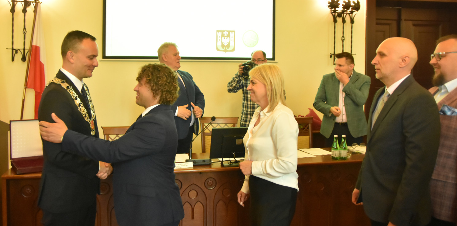 Inowrocław - Miejscy radni i prezydent złożyli ślubowanie. Wybrano nowego przewodniczącego