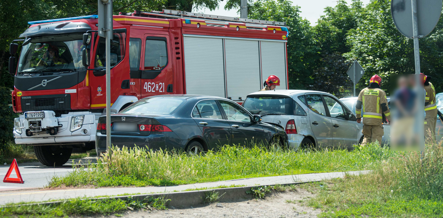 Inowrocław - Zderzenie trzech samochodów na ul. Św. Ducha