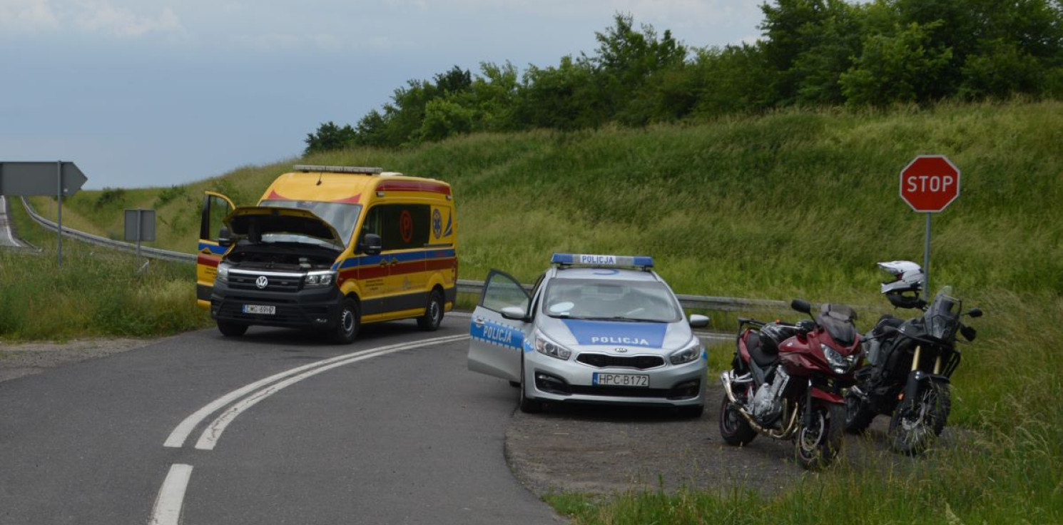 Mogilno - 72-latek wywrócił się motocyklem na drodze