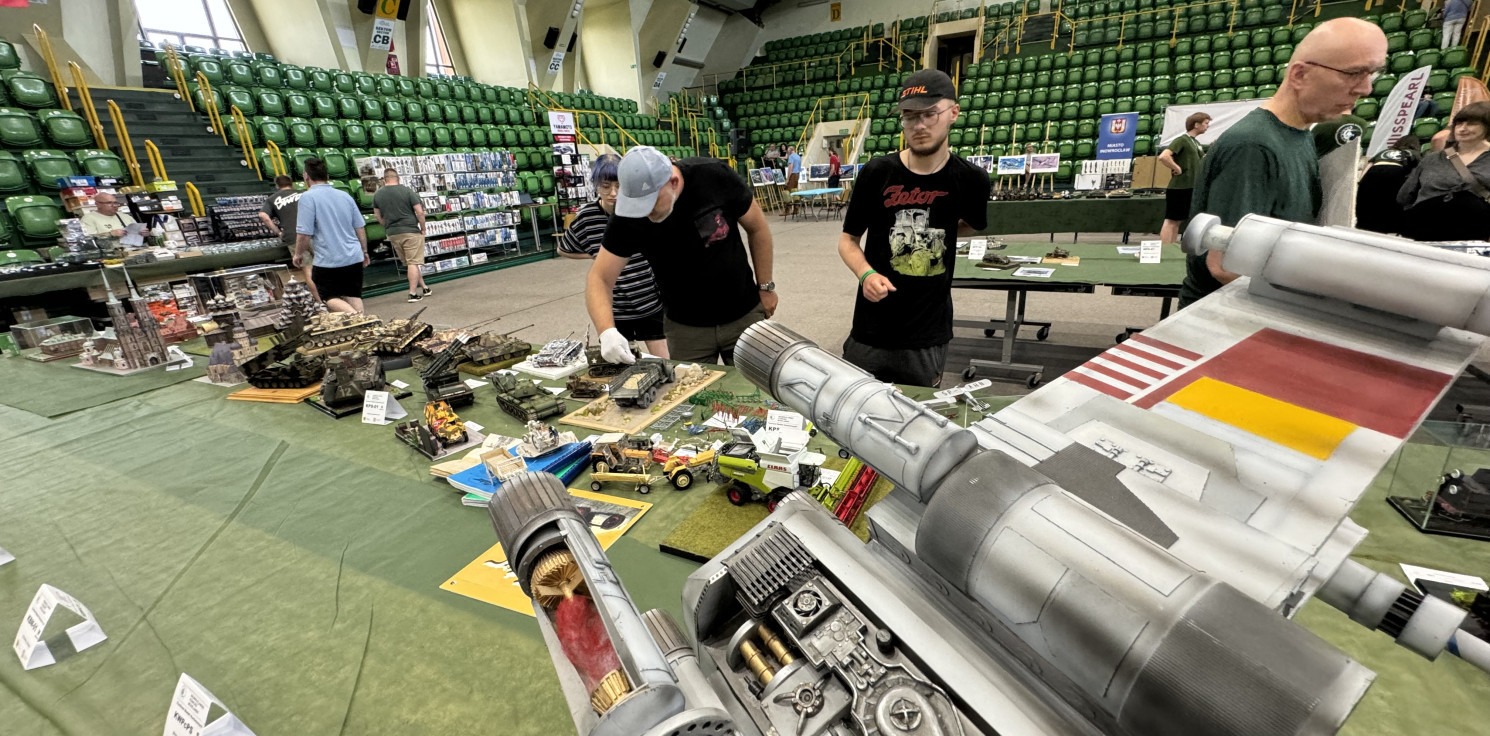 Inowrocław - Setki miniaturowych modeli w rąbińskiej hali