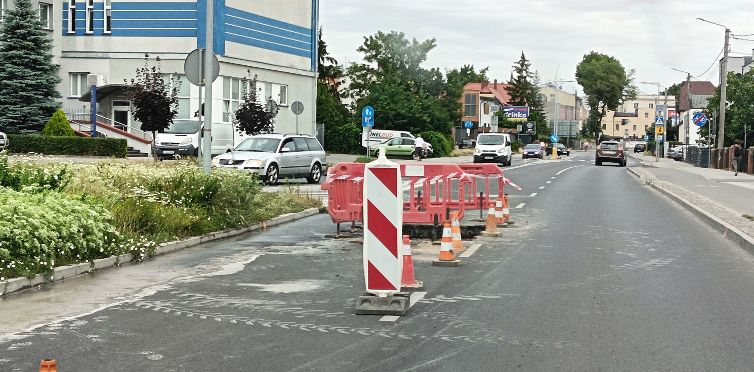 Inowrocław - Uwaga kierowcy, zwężenie na Szymborskiej