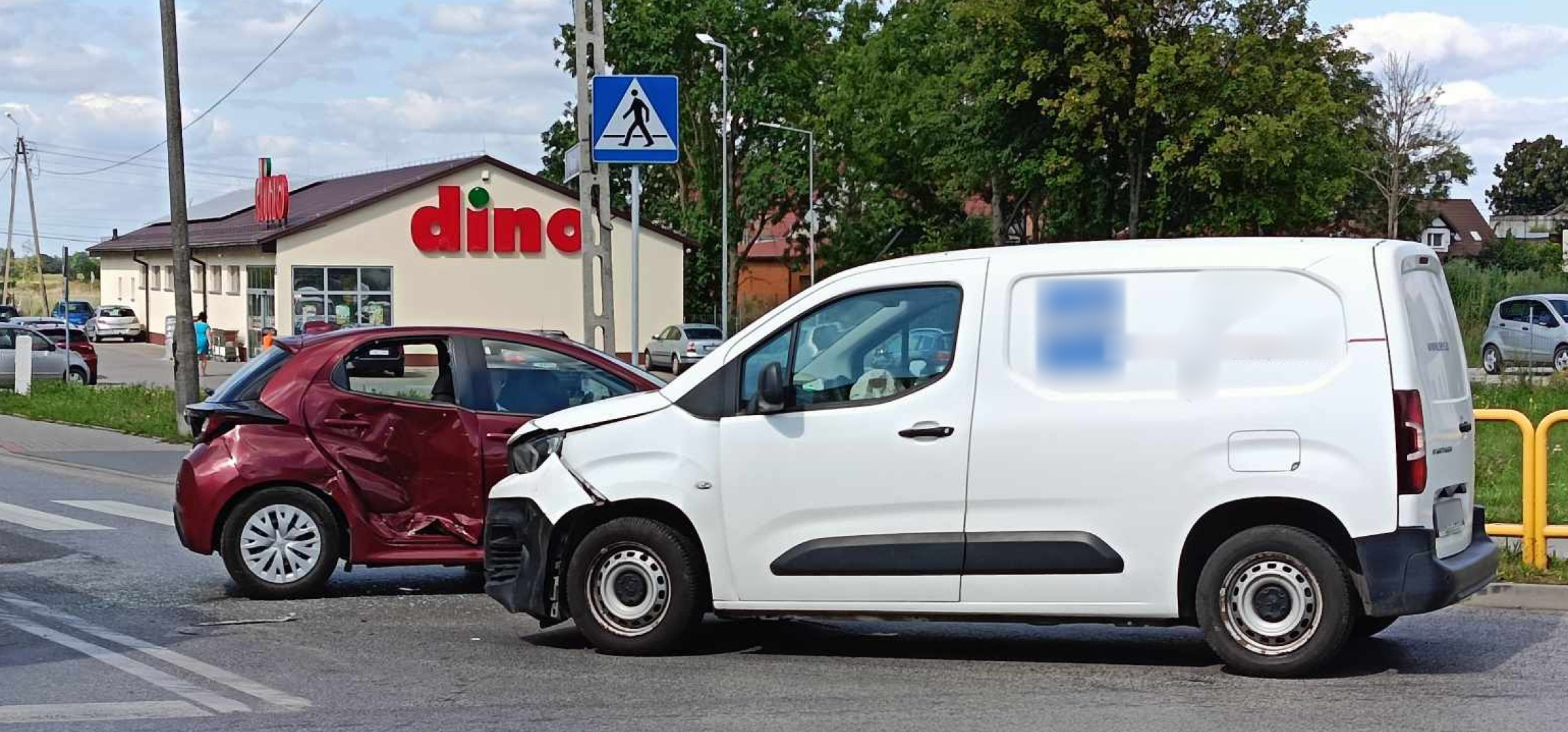 Inowrocław - Zderzenie dwóch aut na ul. Św. Ducha