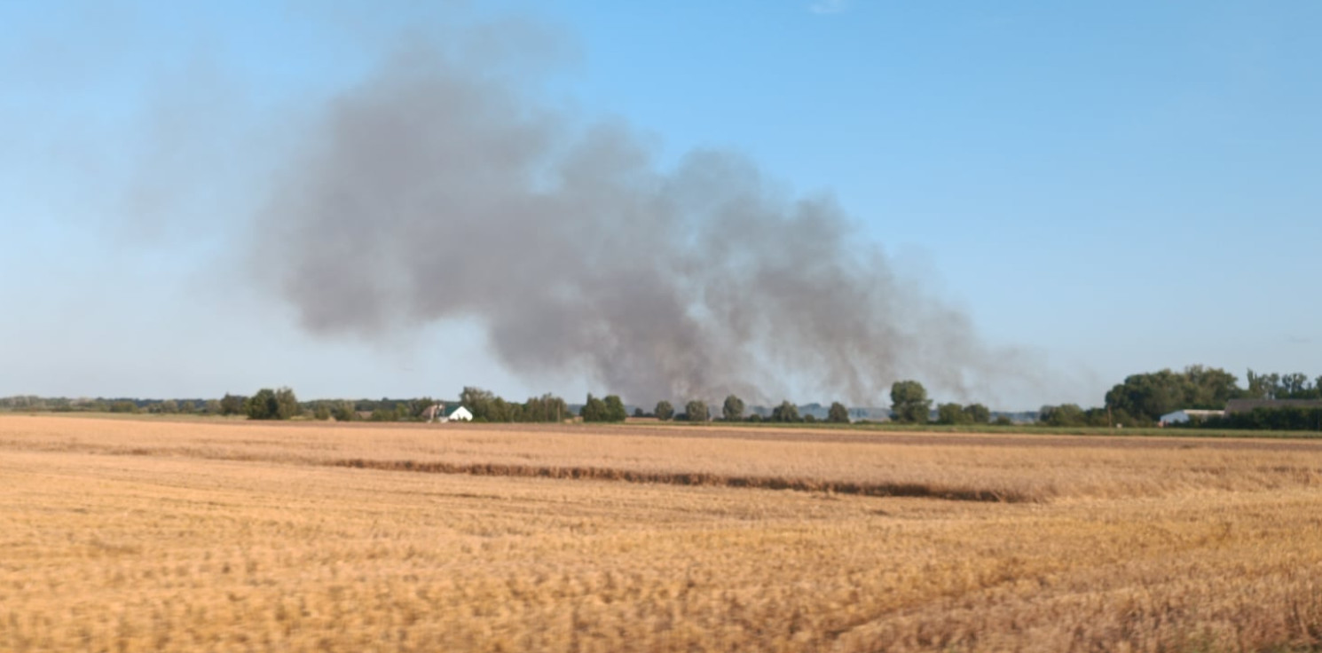 Kruszwica.online - Duży pożar zboża pod Kruszwicą