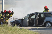 Pożar auta przy obwodnicy Inowrocławia