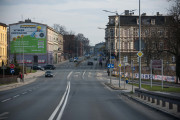 Motocyklista potrącił kobietę na przejściu. Policja szuka świadków