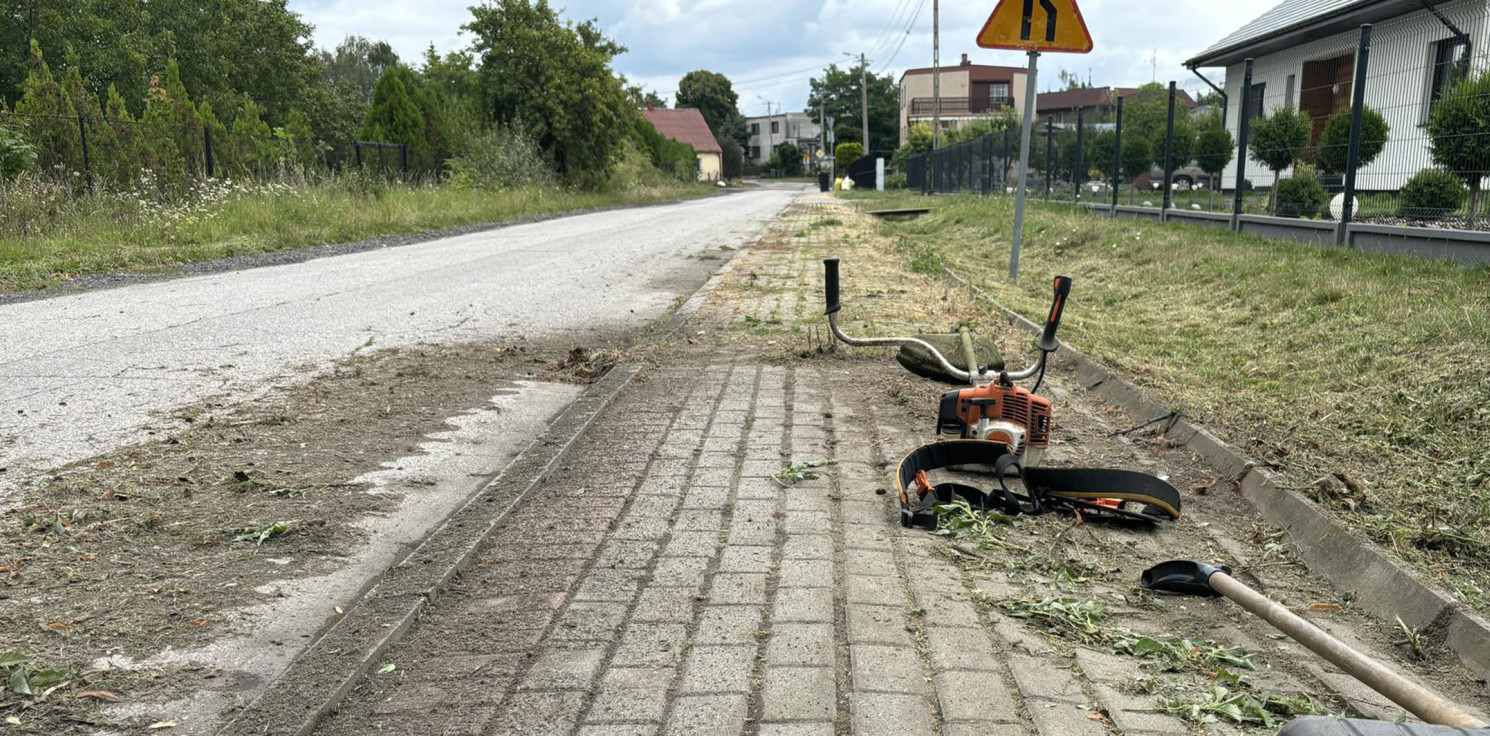 Gmina Inowrocław -  W Turzanach dosłownie odkryto chodnik
