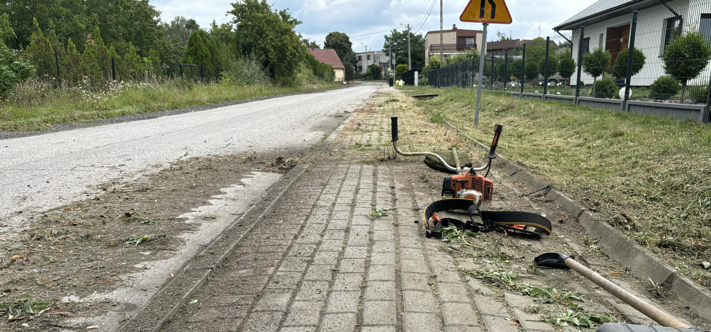 Gmina Inowrocław -  W Turzanach dosłownie odkryto chodnik