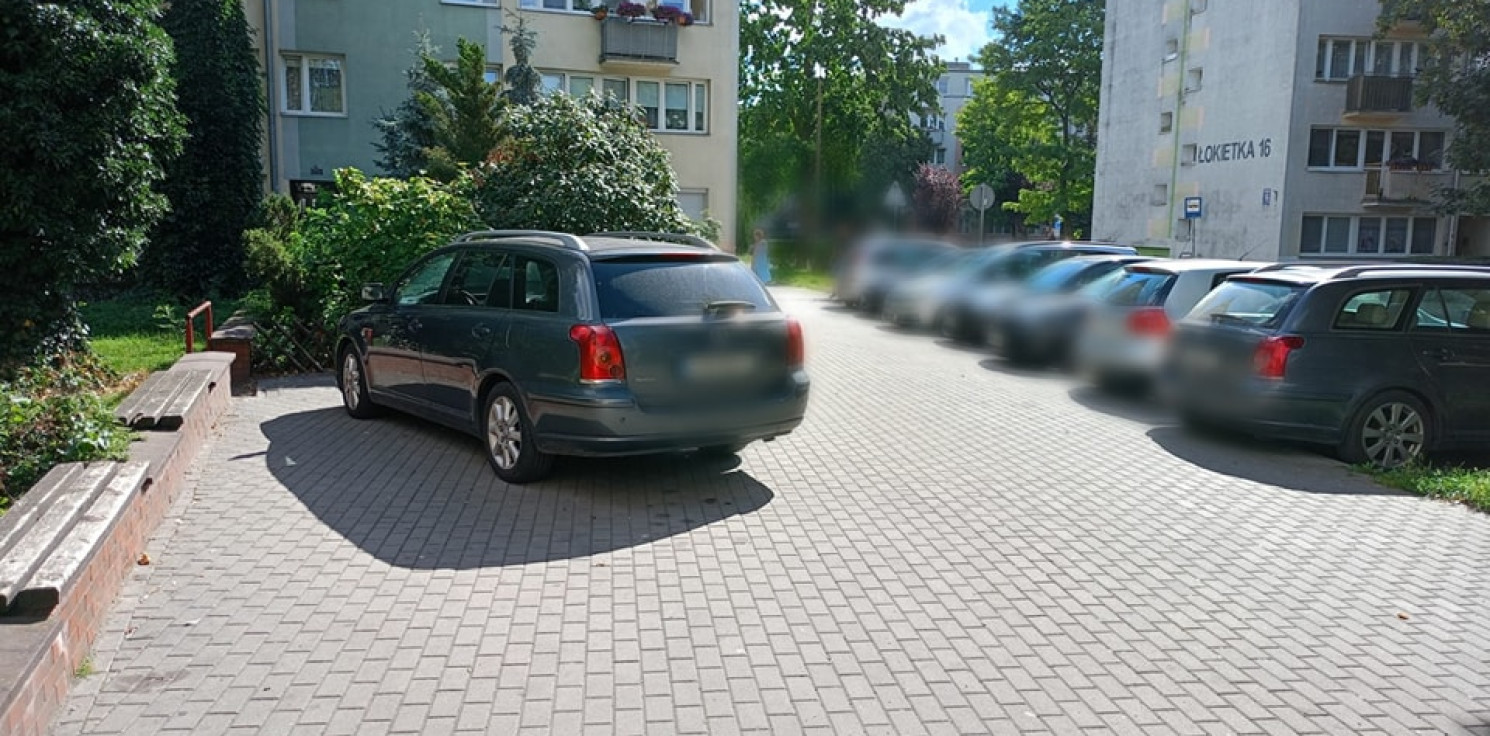 Inowrocław - Tak parkować nie wolno. Straż miejska publikuje zdjęcia