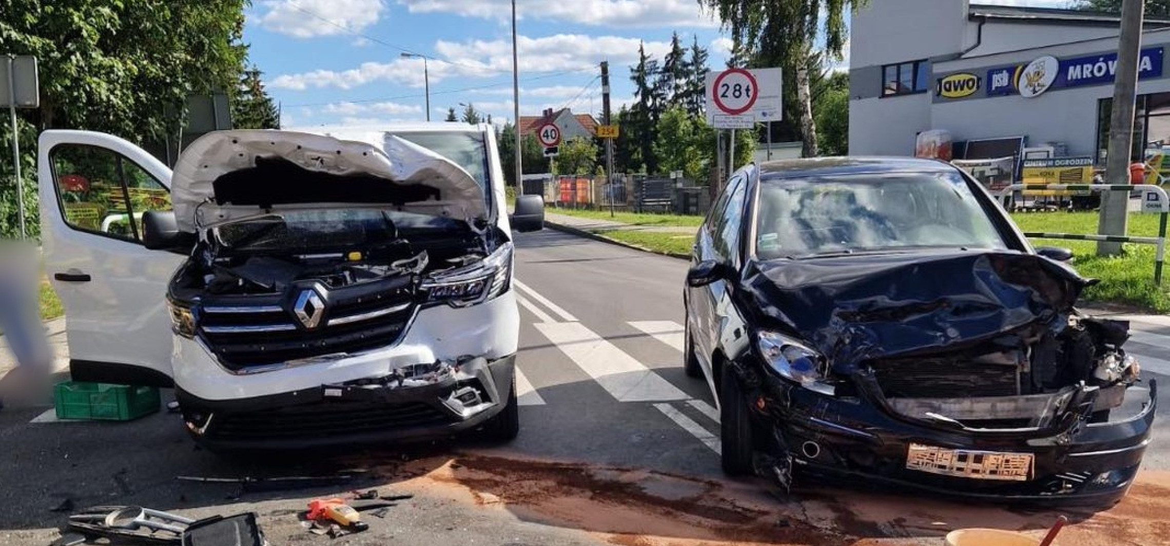 Mogilno - Trzy auta zderzyły się na newralgicznym skrzyżowaniu