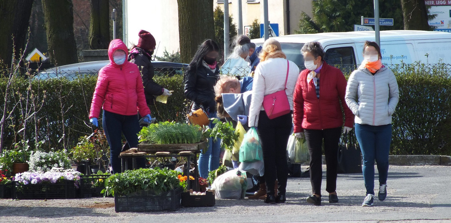 Inowrocław - Powrót powszechnych maseczek? Lekarz z Inowrocławia: to nieuzasadnione