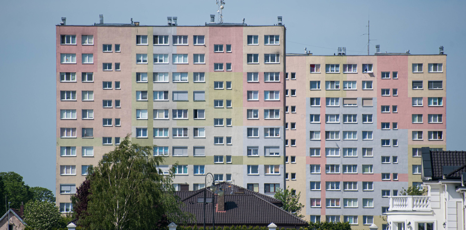 Inowrocław - Awantura na Piastowskim. 40-latek groził i szarpał policjantów