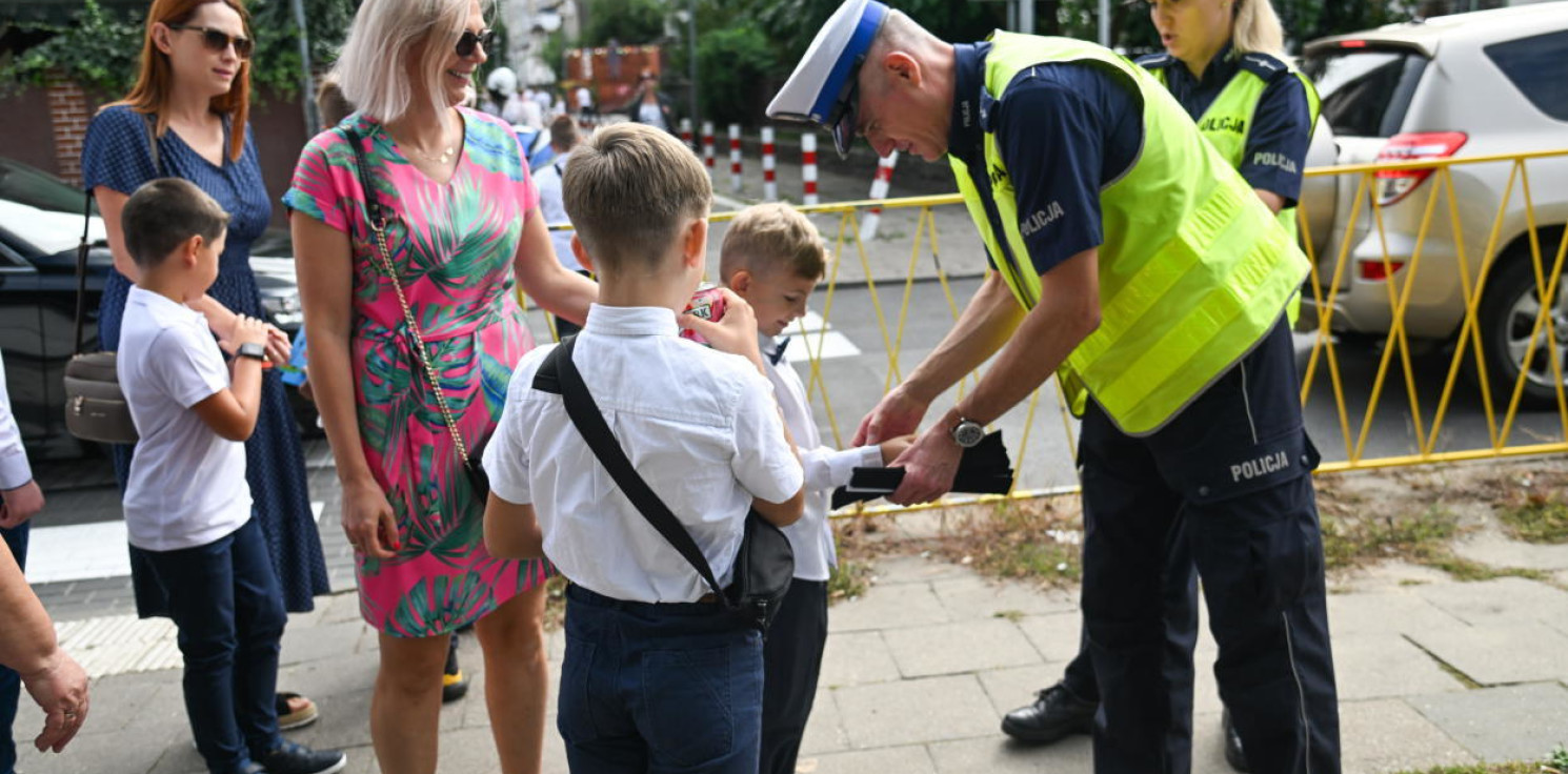 Kraj - Policja: dziecko, które ukończyło 7 lat może iść samodzielnie do szkoły