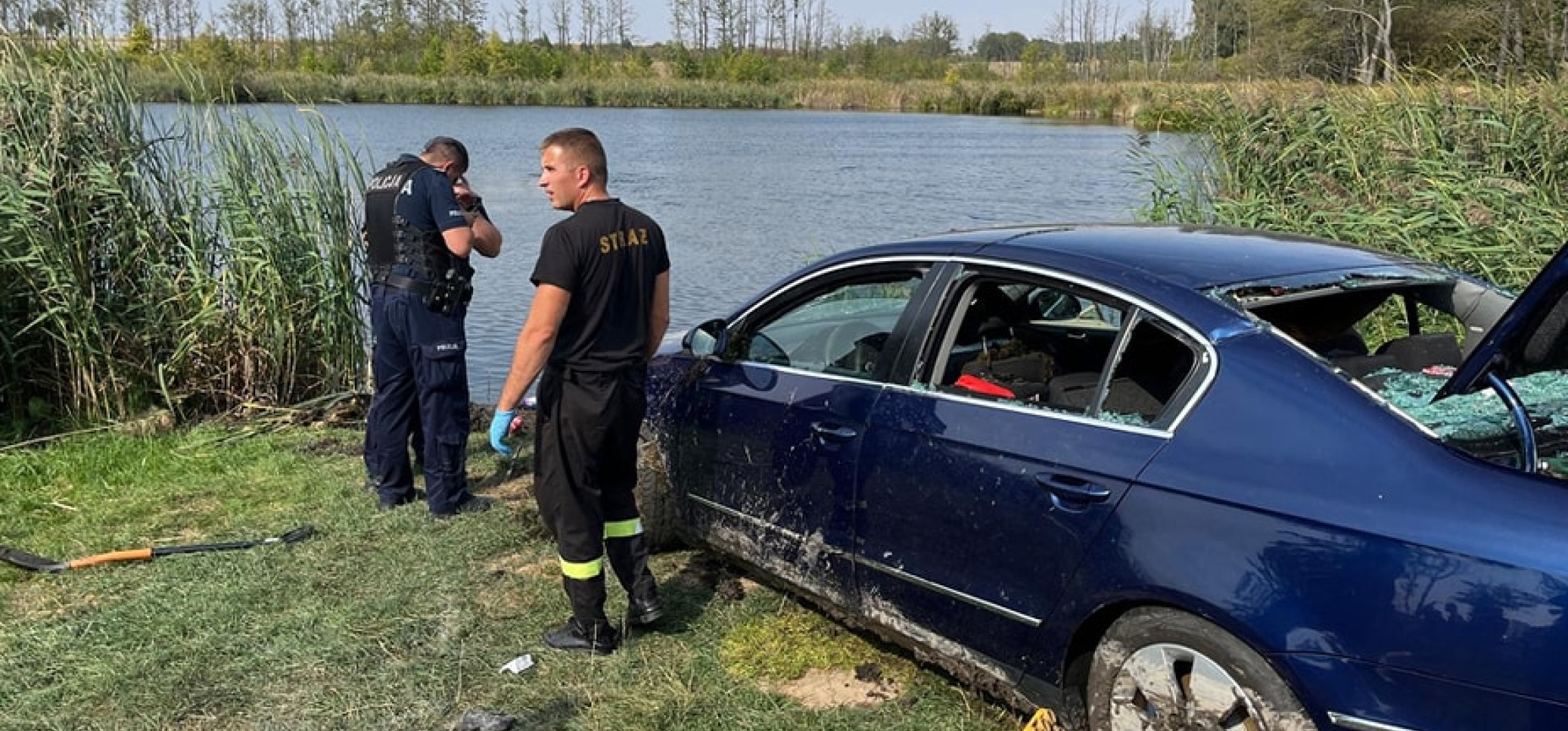 Region - Wyciągnęli auto ze stawu. W środku był 25-latek