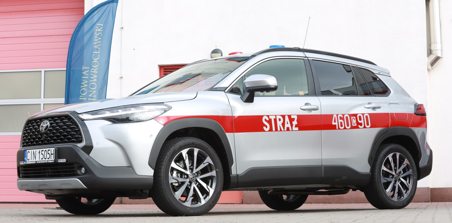 Inowrocław - Strażacy dostali nowe auto. To japoński SUV