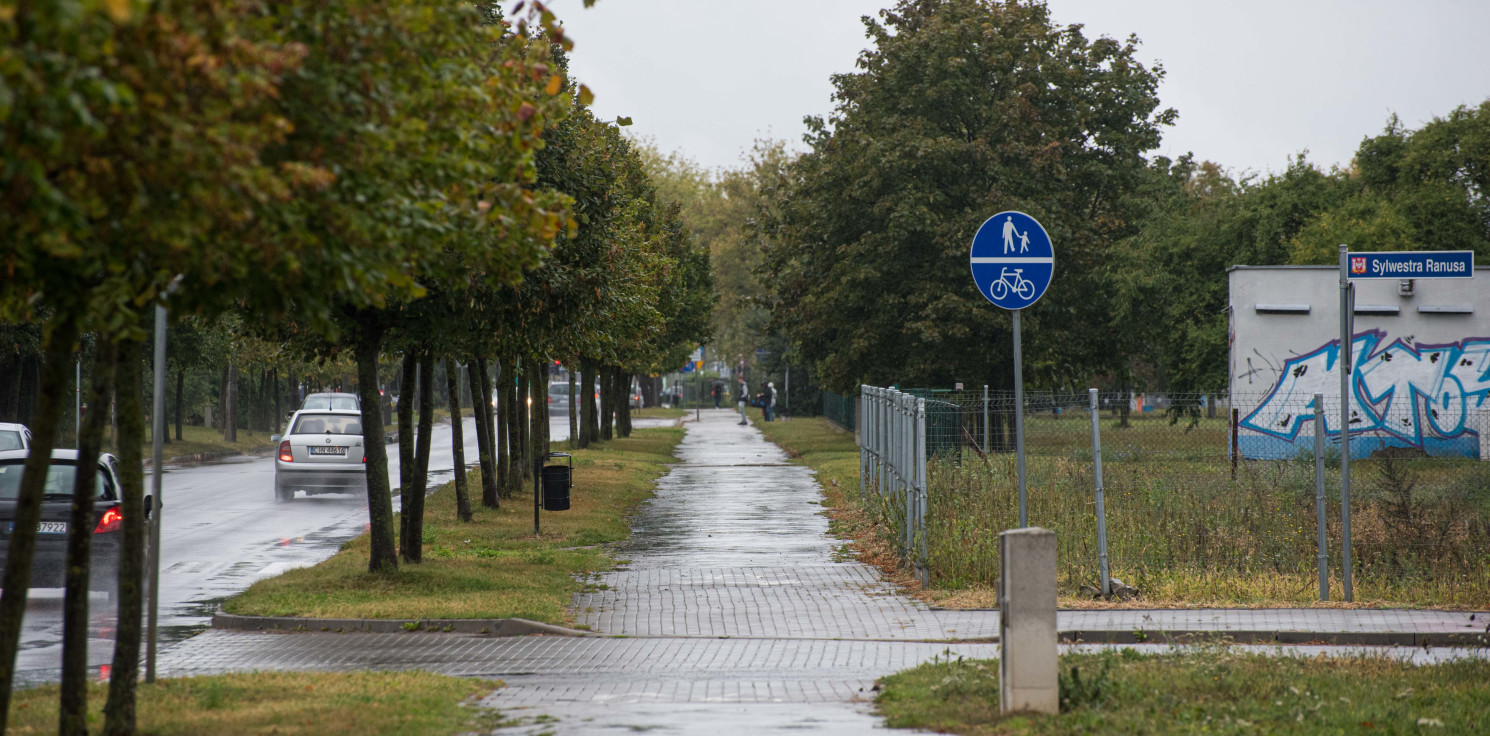 Inowrocław - Ta ścieżka rowerowa to tor przeszkód. Idzie do przebudowy