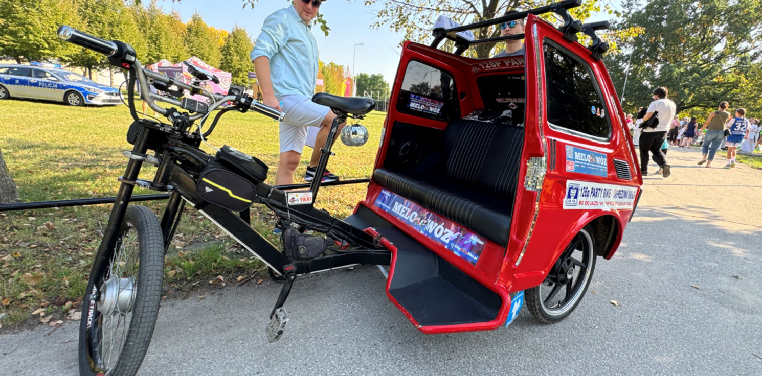 Inowrocław - Autobusem, rowerem, hulajnogą, albo rikszą. Przekonują, że nie trzeba jeździć autem