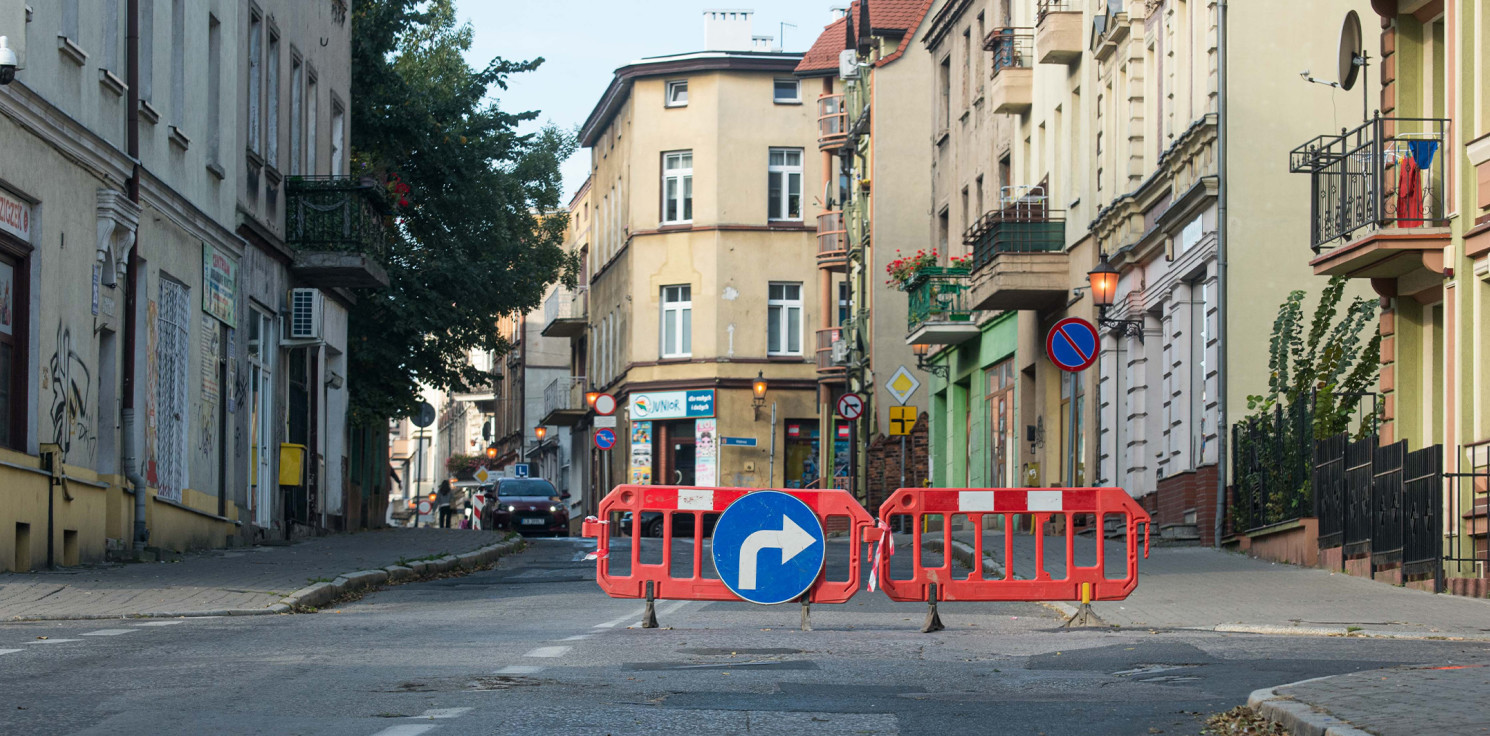 Inowrocław - Awaria wodociągowa. Brak wody i zamknięta ulica