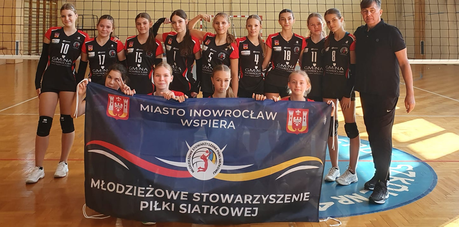 Inowrocław - Siatkarki z Inowrocławia rozgromiły przeciwników z parkietu