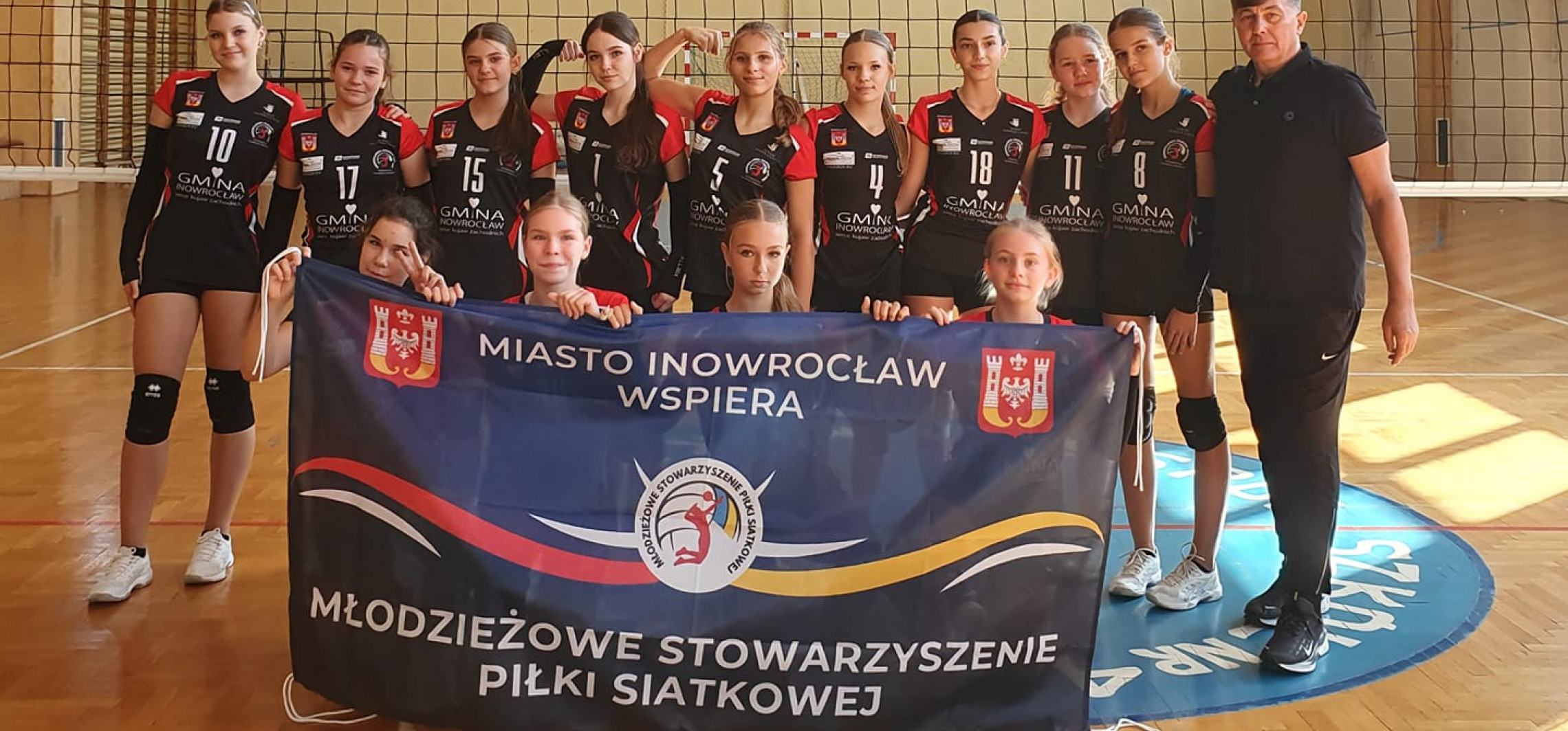 Inowrocław - Siatkarki z Inowrocławia rozgromiły przeciwników z parkietu