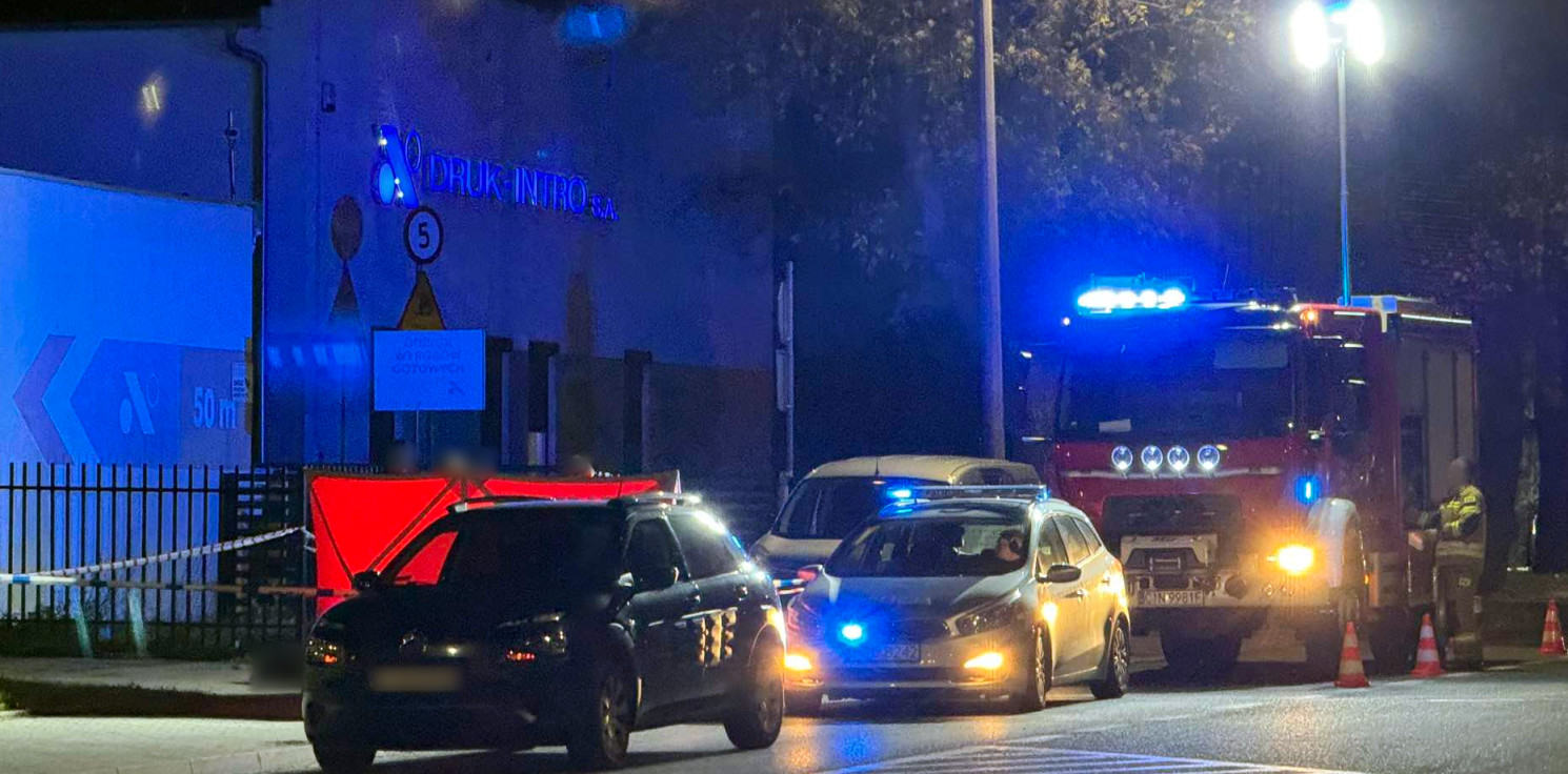 Inowrocław - Interwencja służb przy Biedronce, nie żyje 79-latek