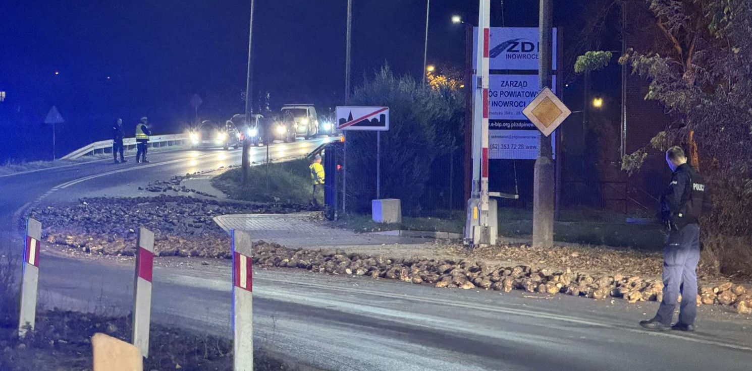 Inowrocław - Tony buraków na wylotówce z Inowrocławia [akt.]