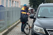 Rowerzysta zderzył się z dzieckiem. Policja szuka tego mężczyzny