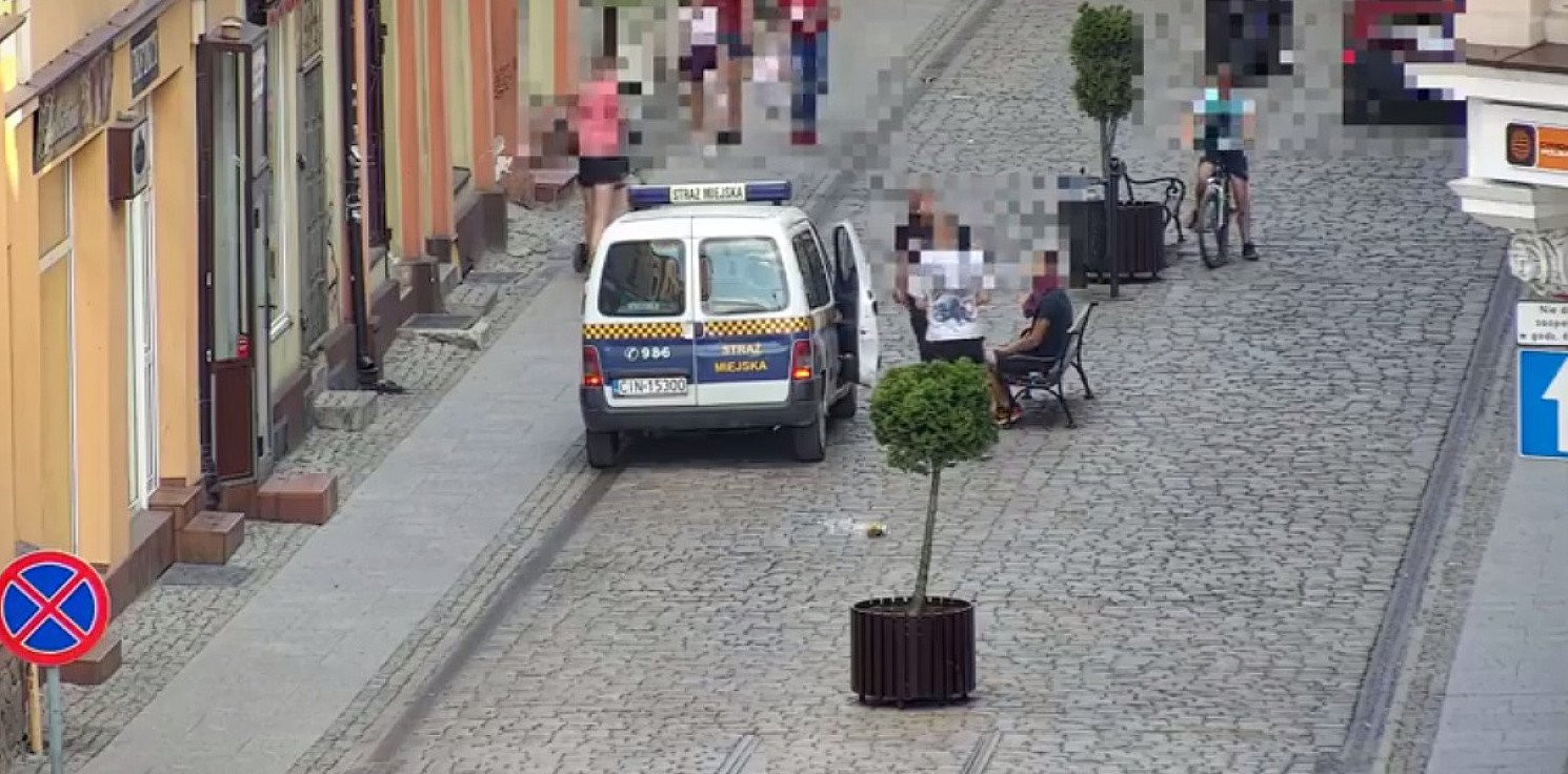 Inowrocław - Rzut piwem nie uchronił go przed mandatem