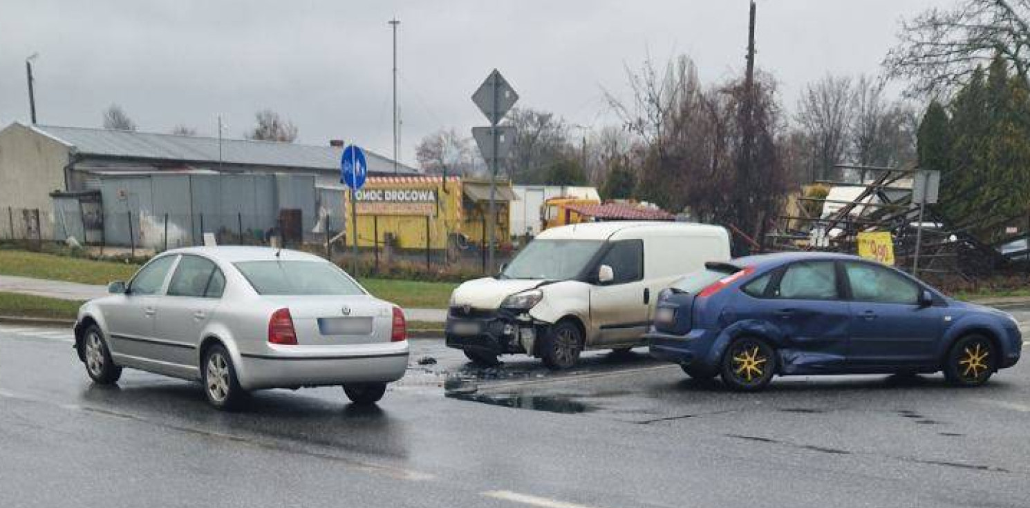 Inowrocław - Utrudnienia po zderzeniu dwóch aut