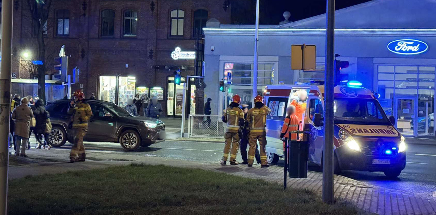 Inowrocław - Potrącenie na Dworcowej. Jedna osoba w szpitalu