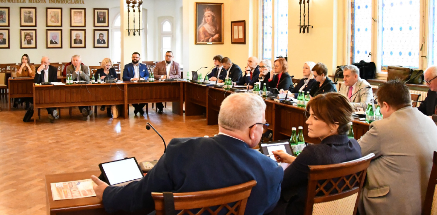 Inowrocław - Inowrocław przyjął budżet na 2025 rok. "Proobywatelski" kontra "niedoszacowany"