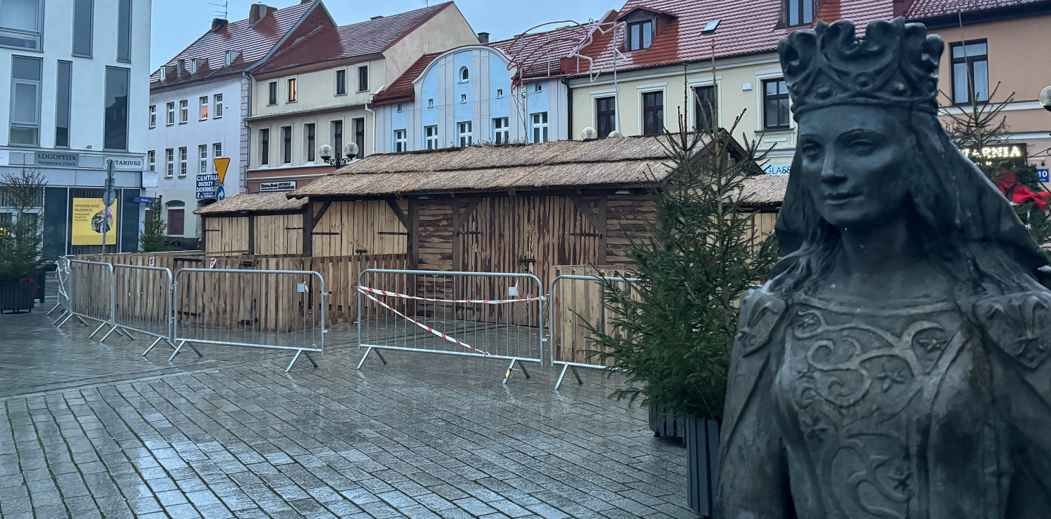 Inowrocław - Bożonarodzeniowa szopka na Rynku. Otwarcie w poniedziałek