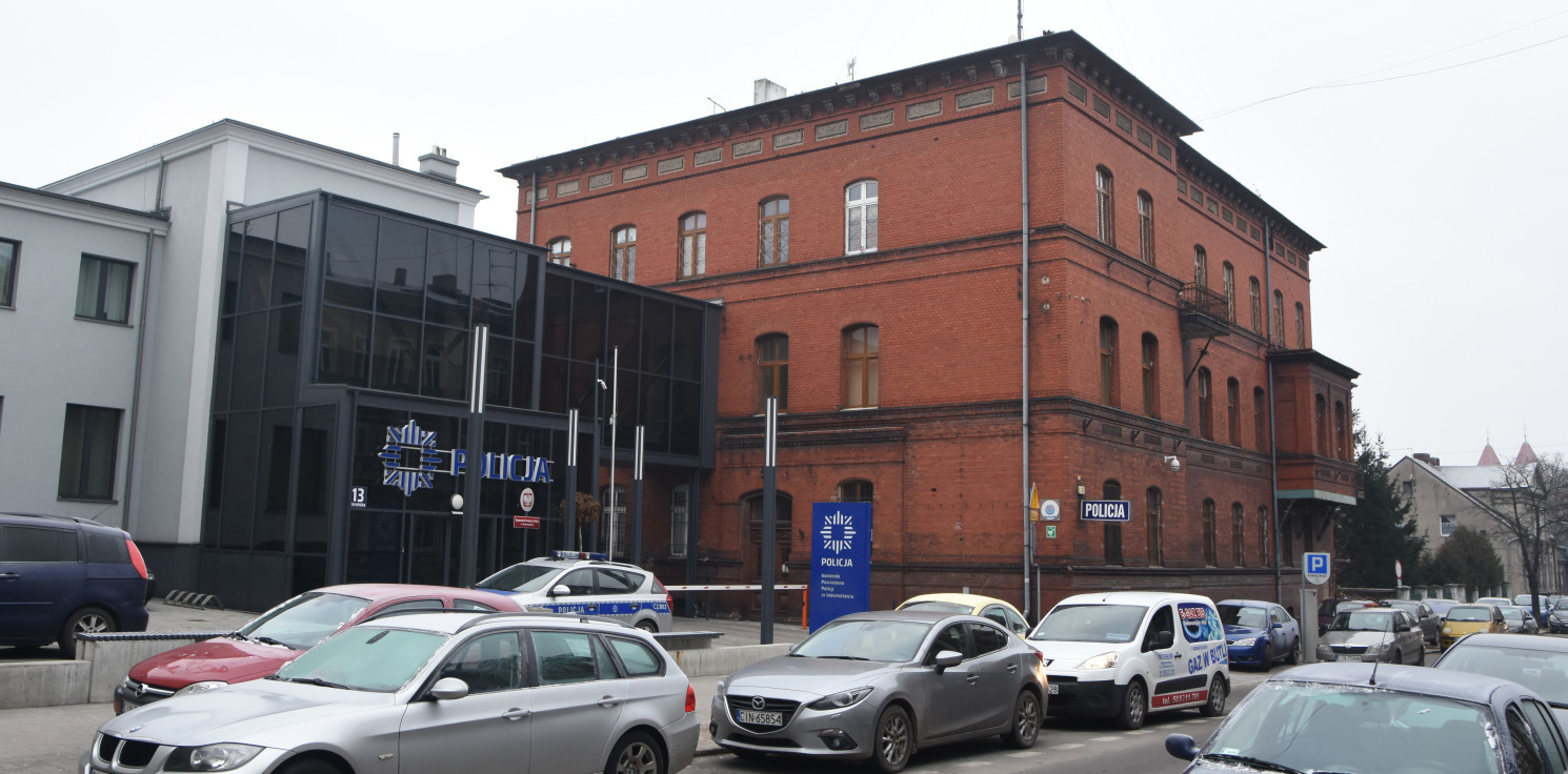 Inowrocław - 18-latek zaczepiał w wigilijny wieczór na stacji paliw. Okradł i pobił przechodnia