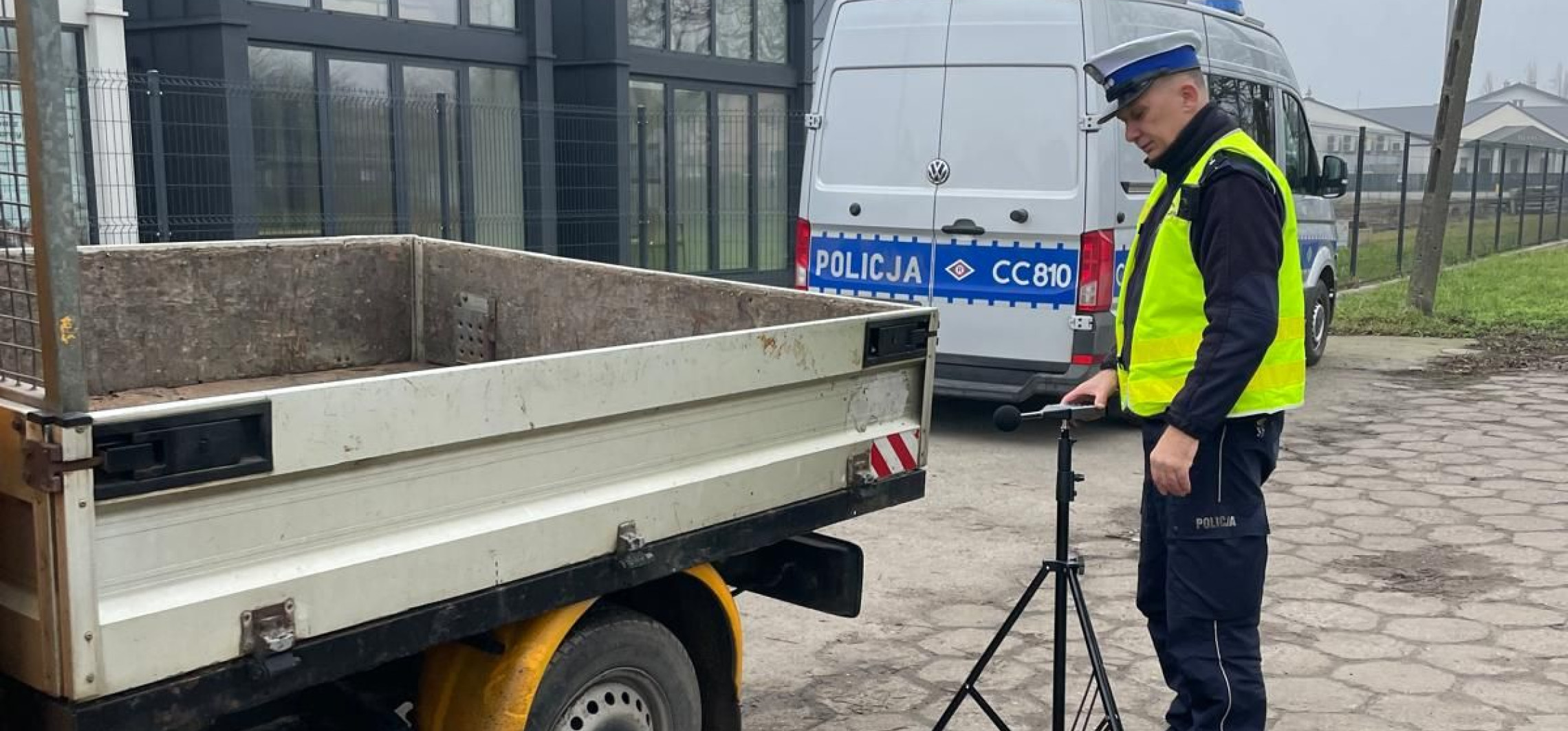 Inowrocław - Policja sprawdza w Inowrocławiu pojazdy sonometrem