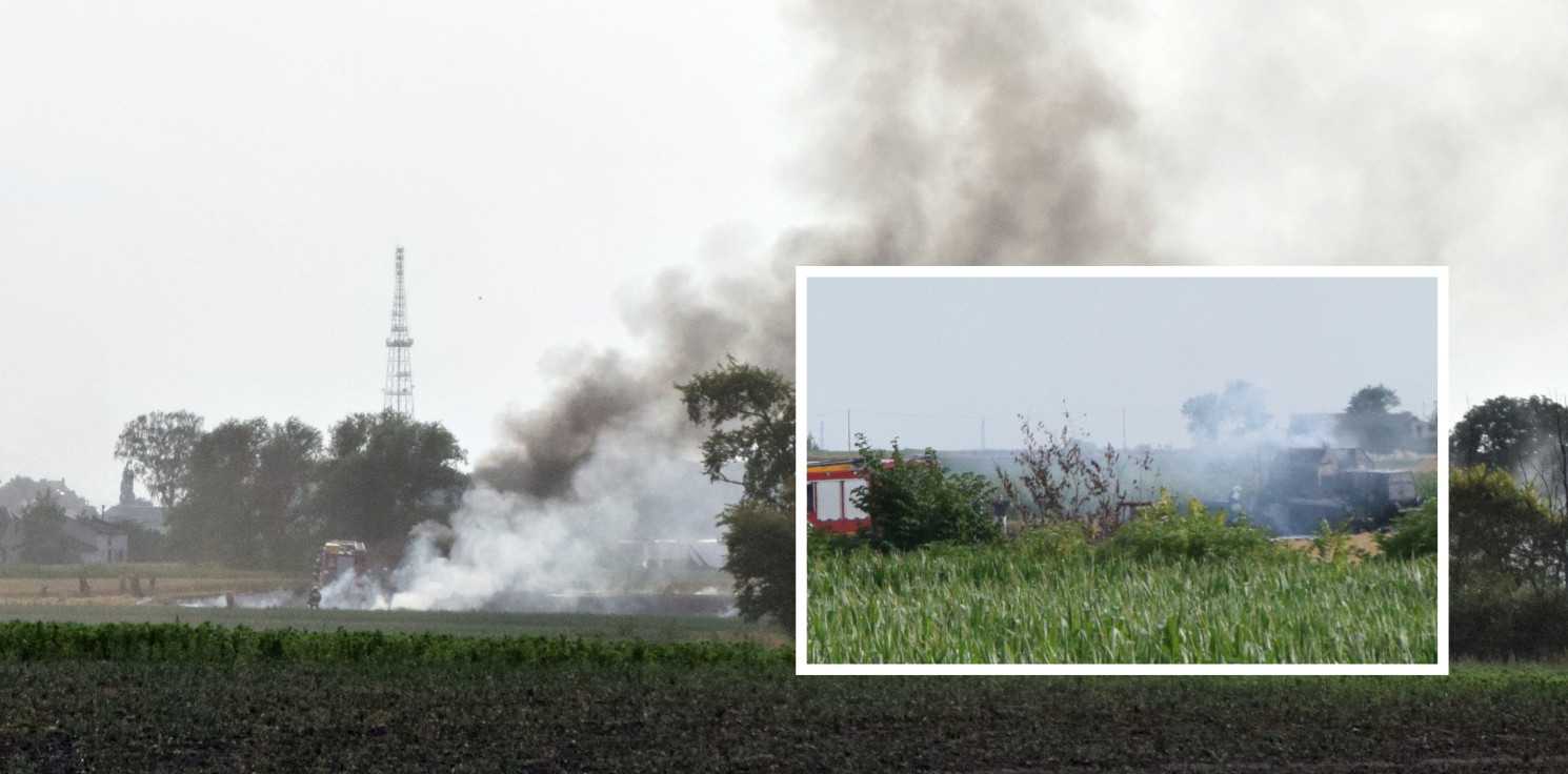 Region - Pożar pól pod Rojewem. Kombajn w ogniu