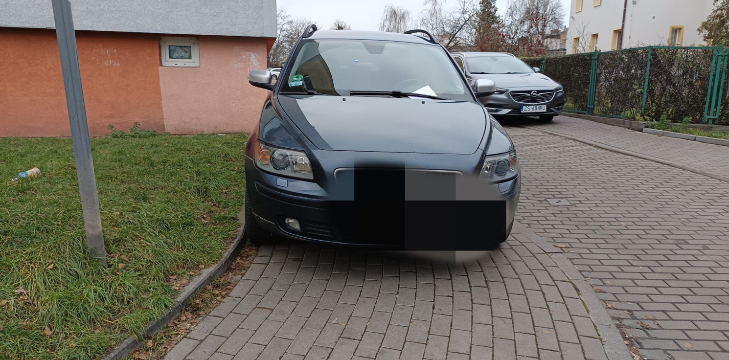 Inowrocław - Świeża seria zdjęć z cyklu “Jak oni parkują”