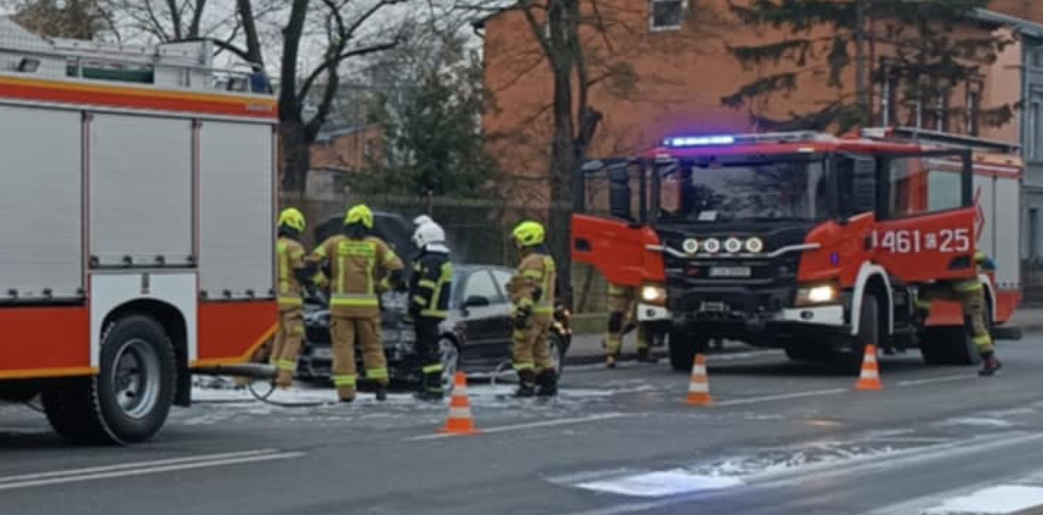 Kruszwica - Pożar auta na głównej drodze w Kruszwicy