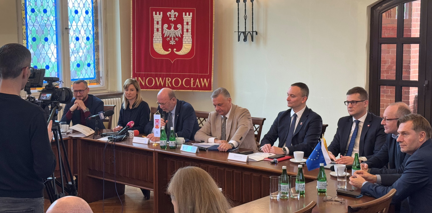 Inowrocław - Posłowie w ratuszu. Stepowienie Kujaw głównym tematem spotkania ponad podziałami