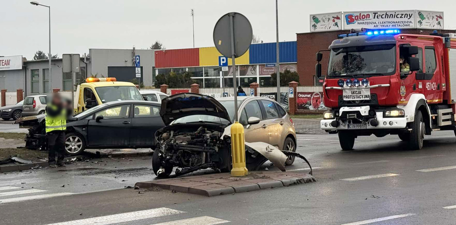 Inowrocław - Groźne zderzenie na Poznańskiej